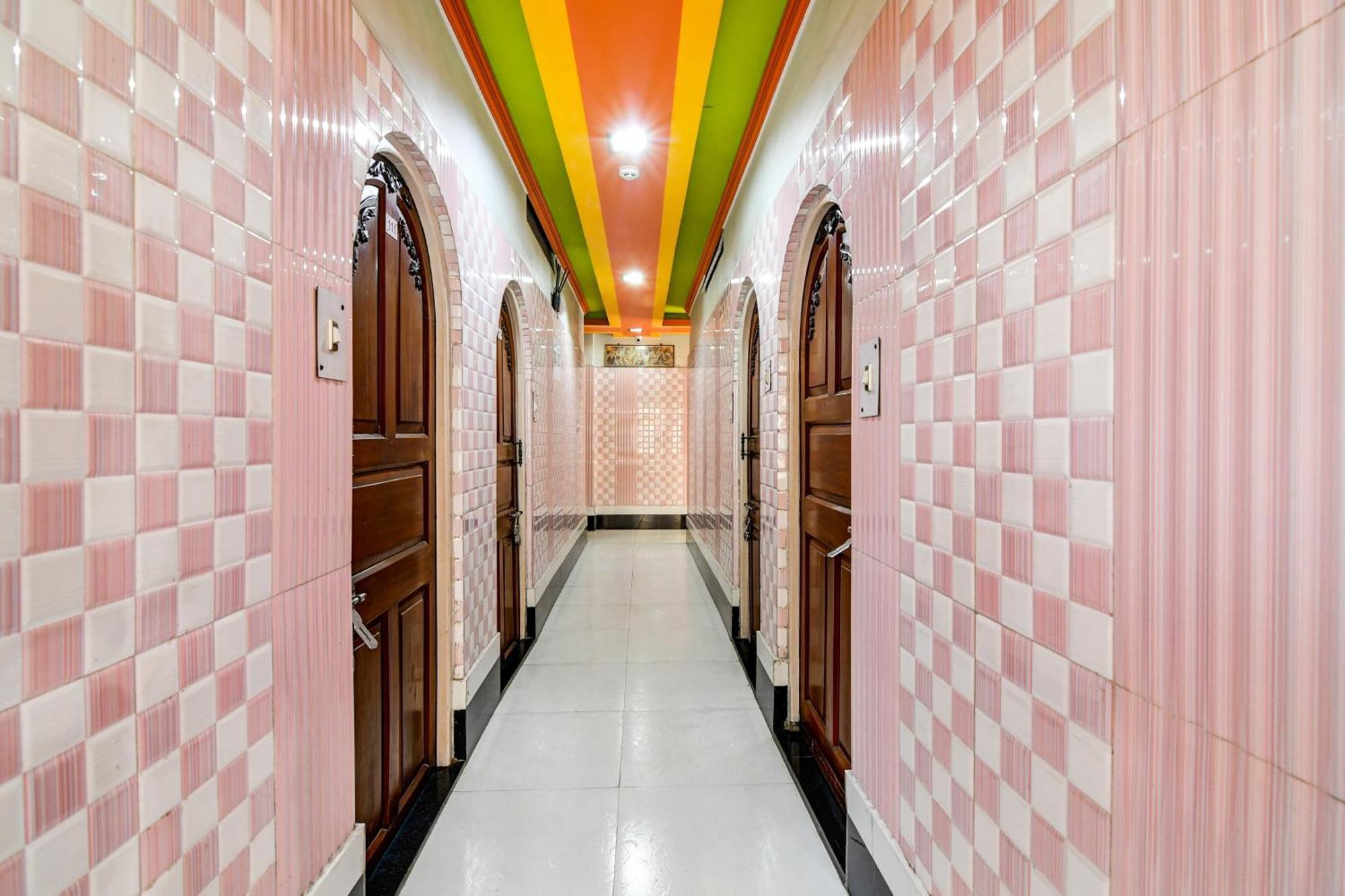 Super Collection O Raj Guest House Near Kolkata Airport Gauripur  外观 照片